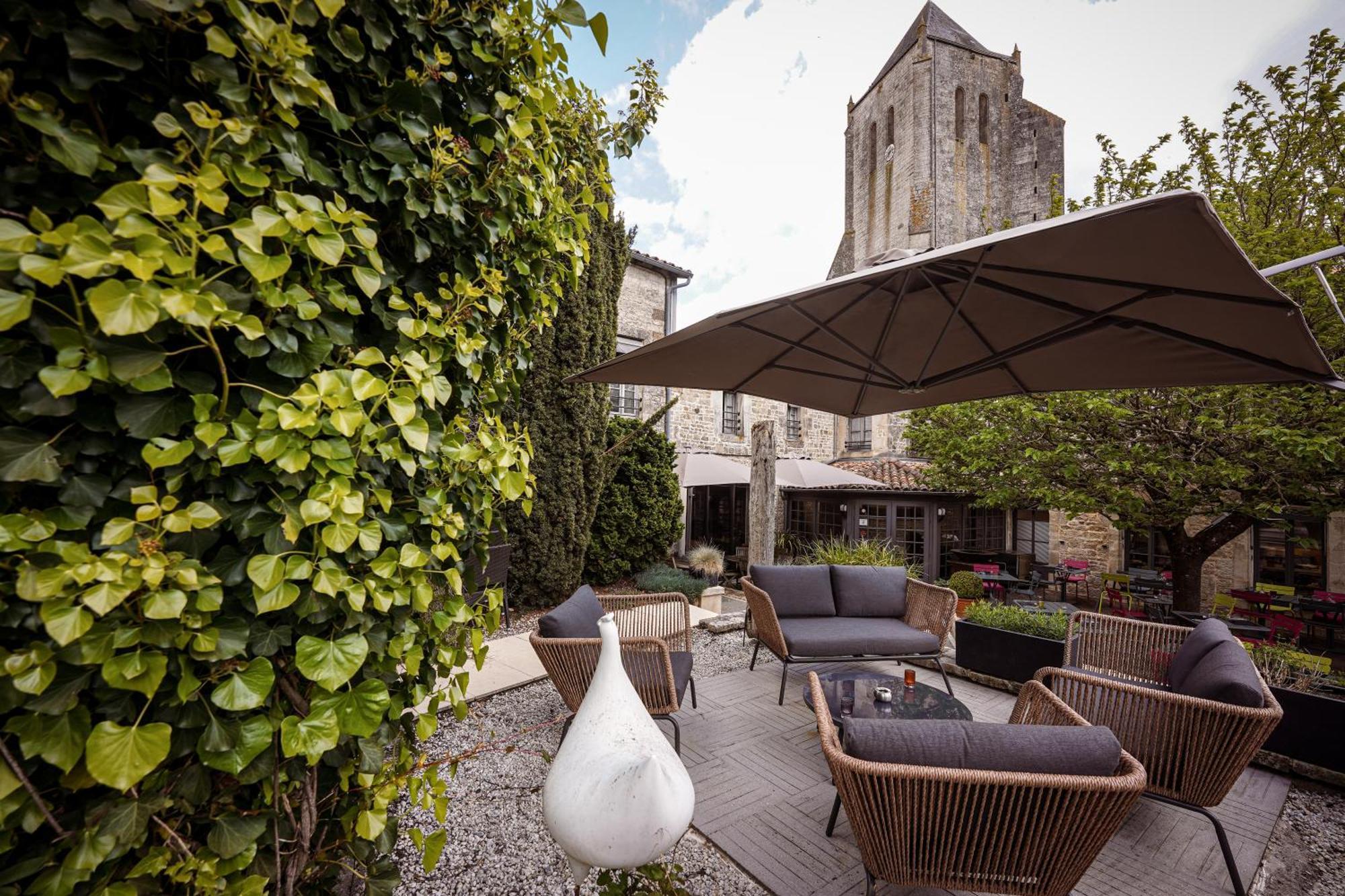 Logis Hostellerie De L'Abbaye Celles-sur-Belle エクステリア 写真